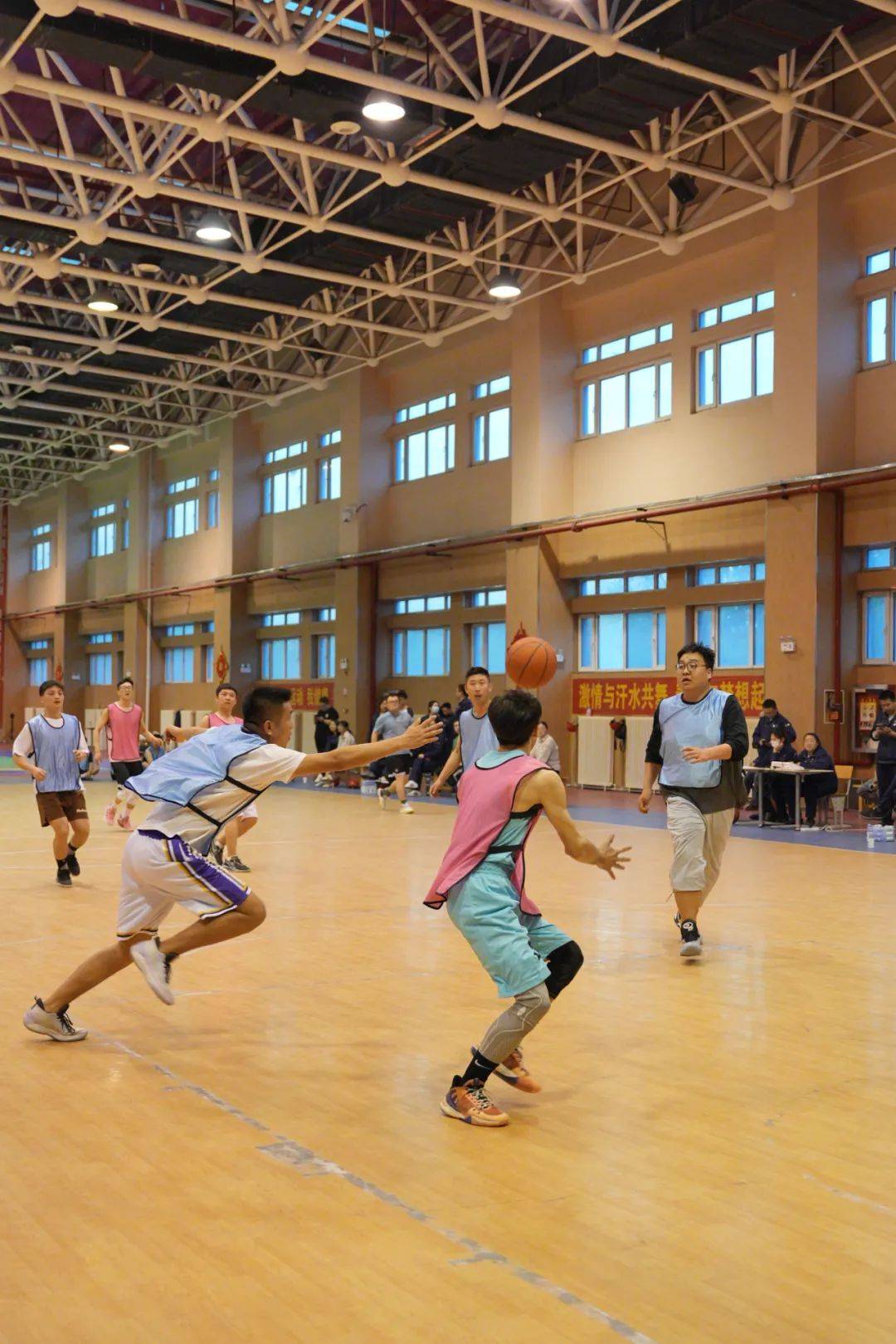 开云体育登录-精彩的篮球比赛吸引了全球观众的关注