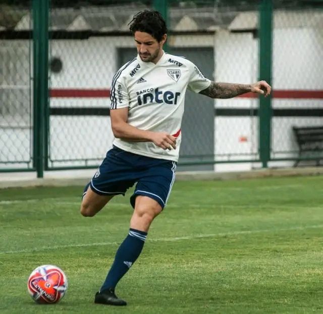 圣保罗主场大获全胜，晋级下一轮的简单介绍