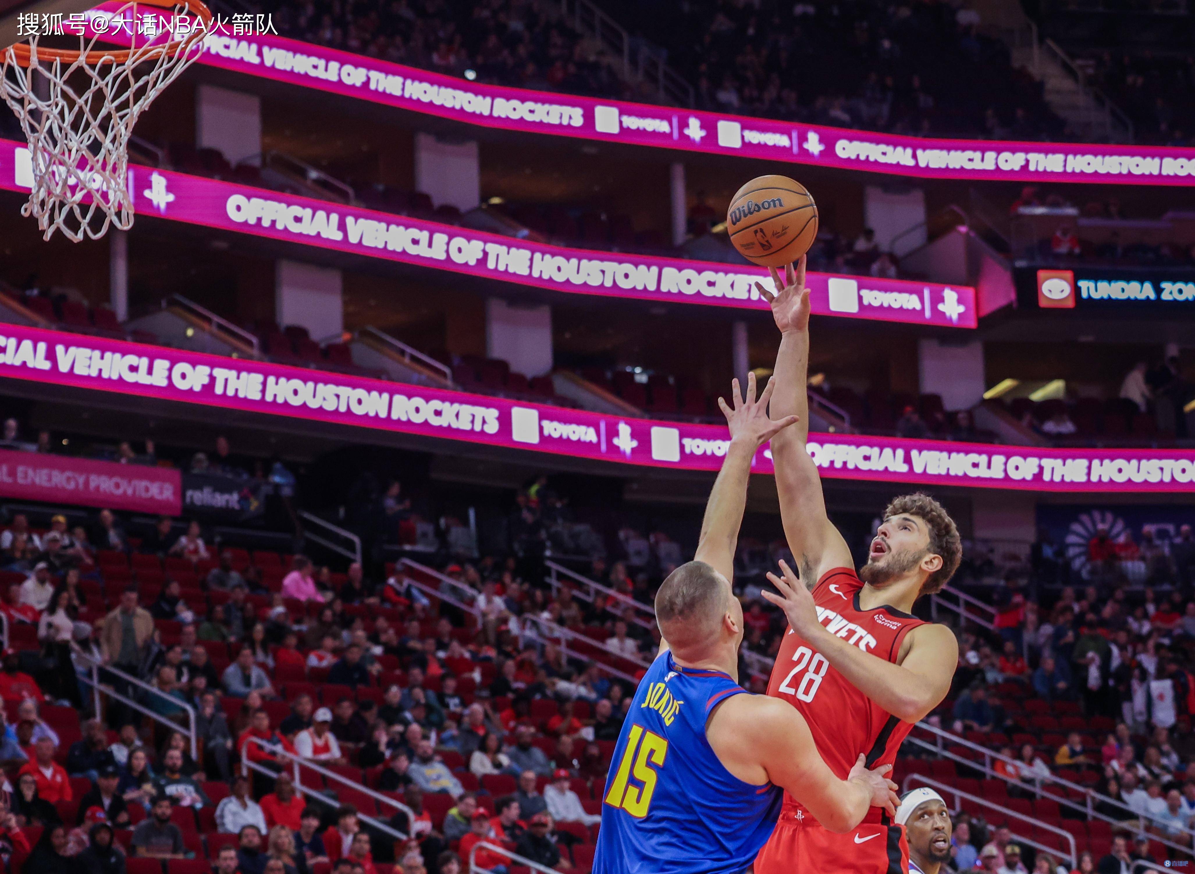 开云体育中国-双方球队鏖战,篮球比赛悬念重重