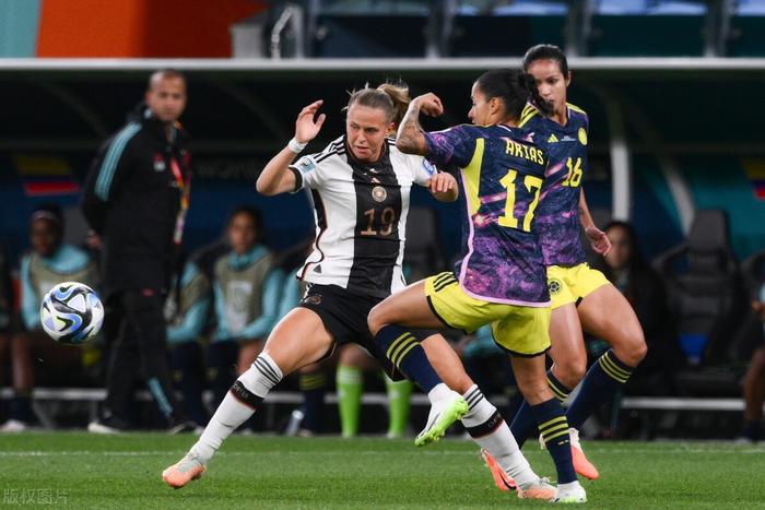 关于挪威女足队员频繁锻炼，为联赛保持状态的信息