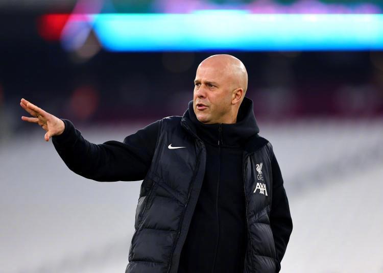 利物浦后卫坚守阵地，帮助球队保持不败的简单介绍