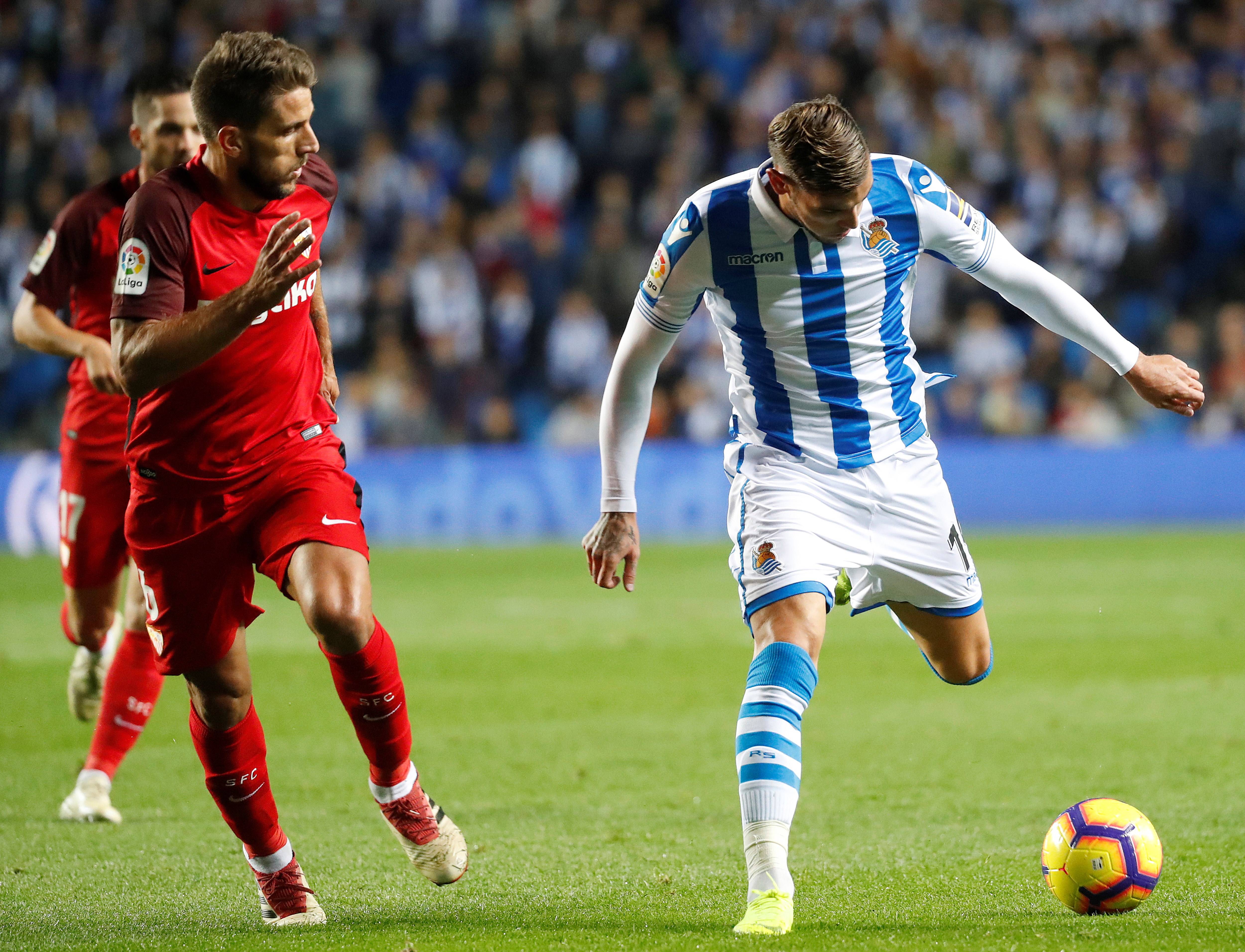 包含瓦伦西亚客场负于皇家社会下滑排名下滑的词条