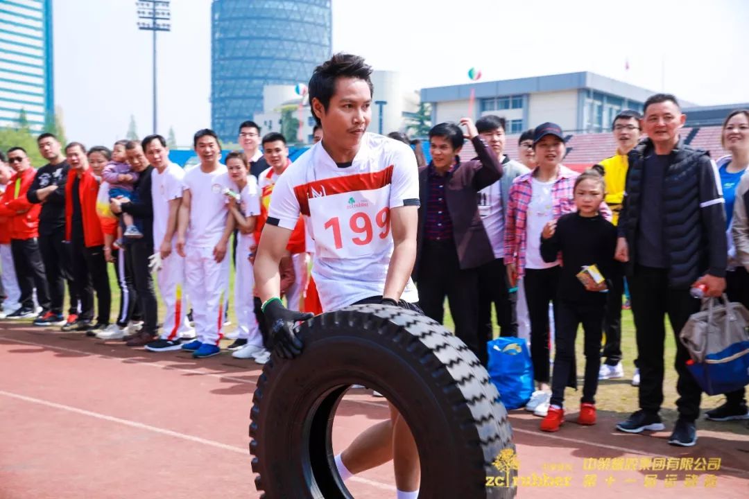 热血激荡！现场观众尖叫喝彩尽情狂欢的简单介绍