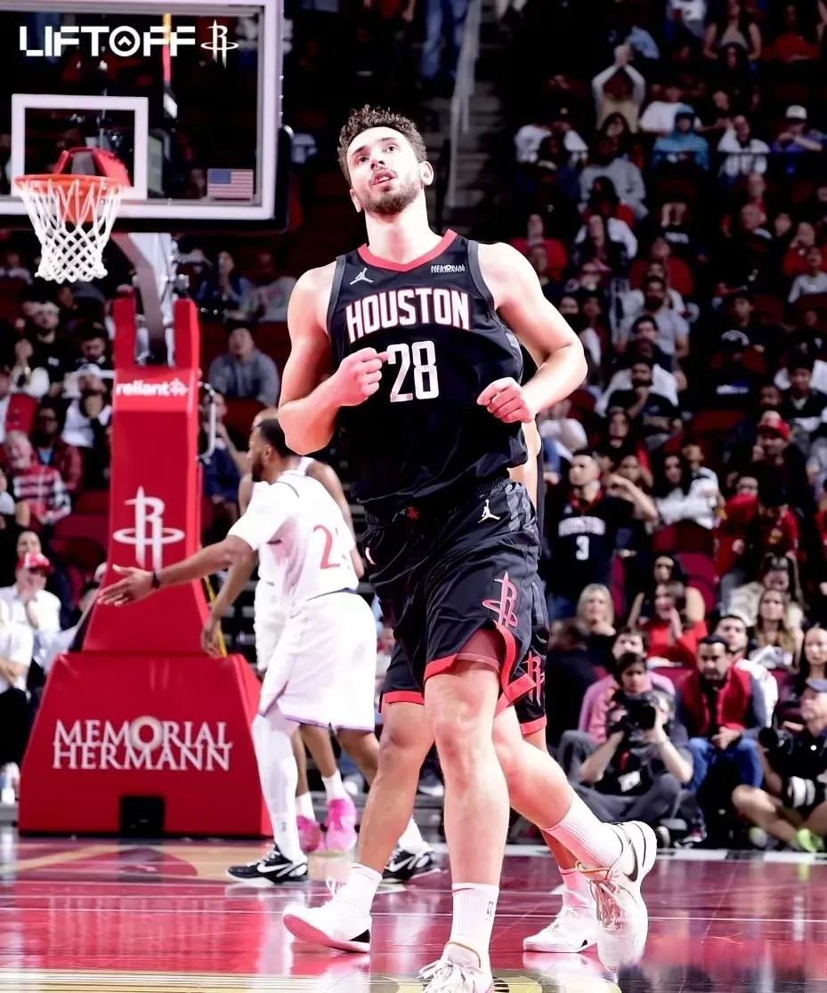 火箭主场大胜快船，重回胜利轨道