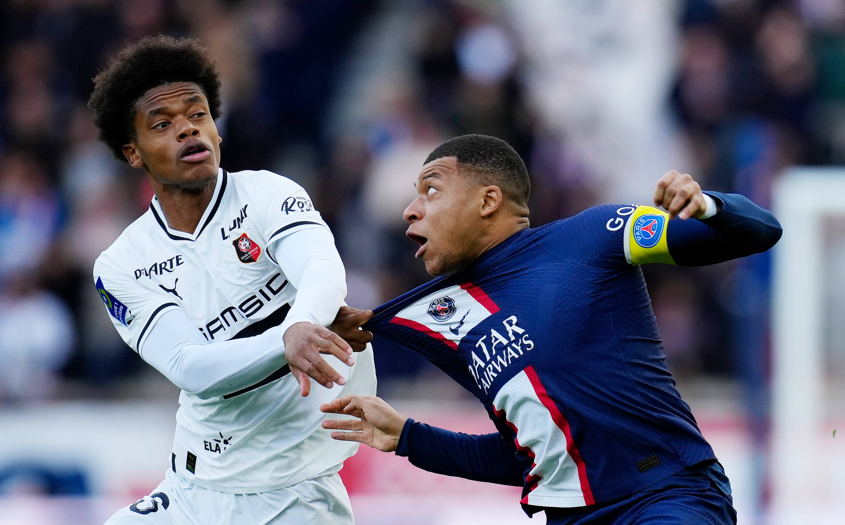 开云体育中国-曼联迎战巴黎,魔鬼赛程能否守得住?