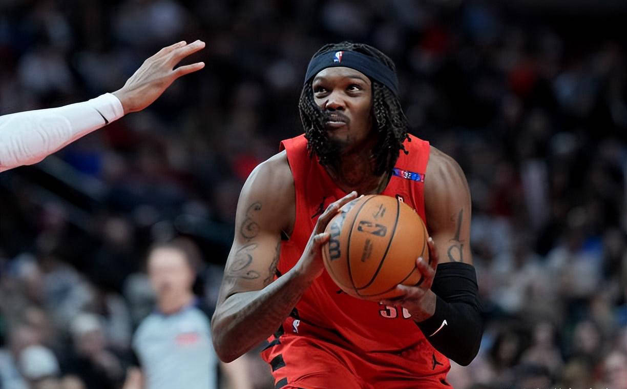 关于开拓者队内线球员表现出色，带领球队夺冠的信息