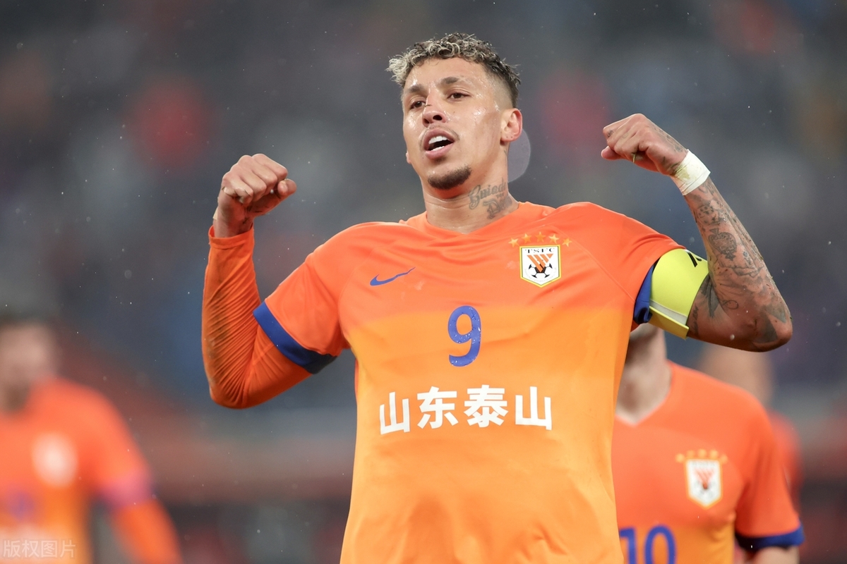 申花客场不敌上港，遭遇赛季首败