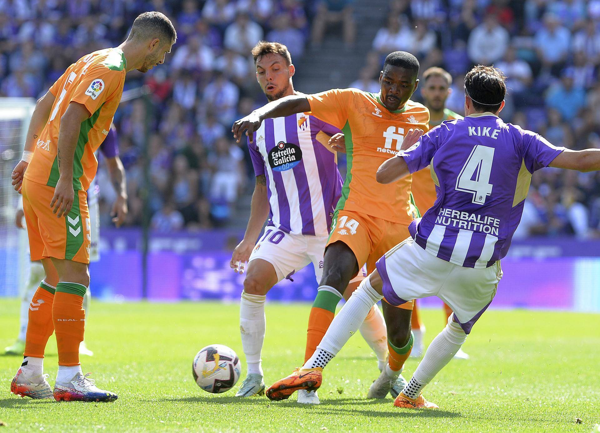 开云平台-罗马客场大获全胜，出线形势一片美好