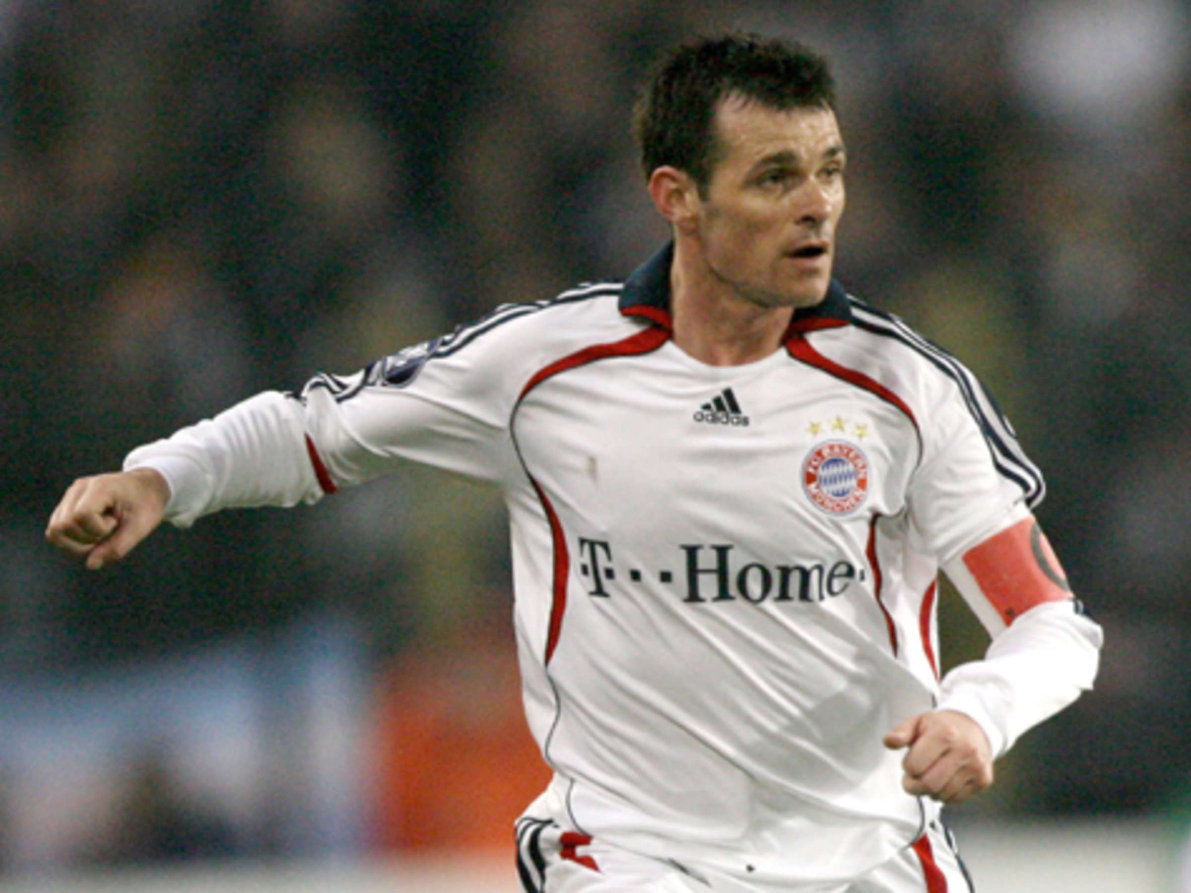 包含圣埃蒂安教练团队协力备战的词条