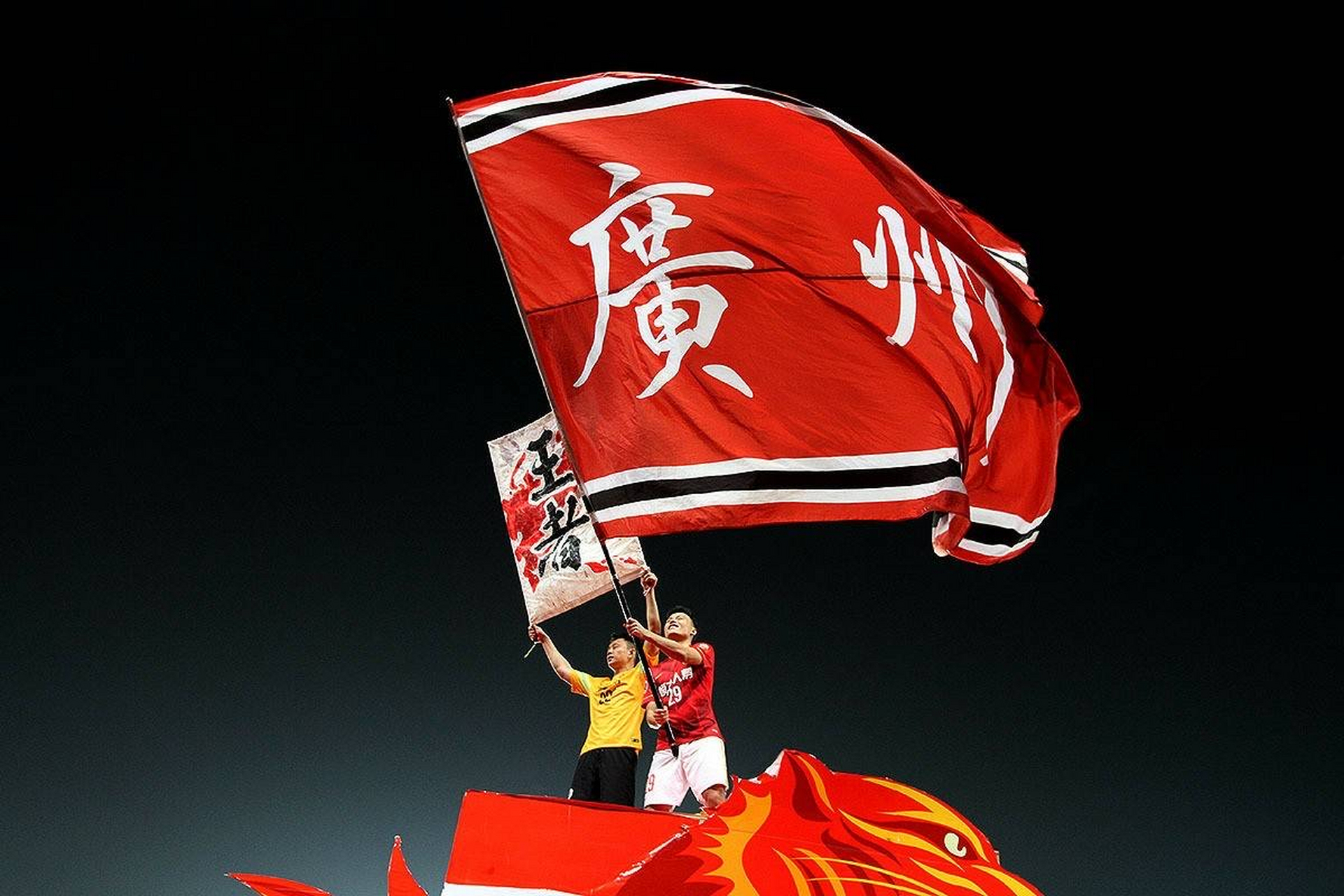 巴黎豪取大胜连续五轮不败