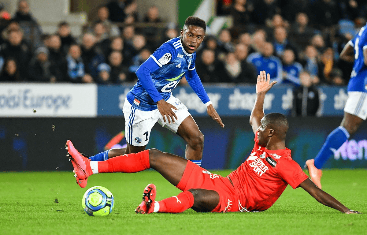 开云体育APP下载-图卢兹队球员被罚下场导致比赛失利