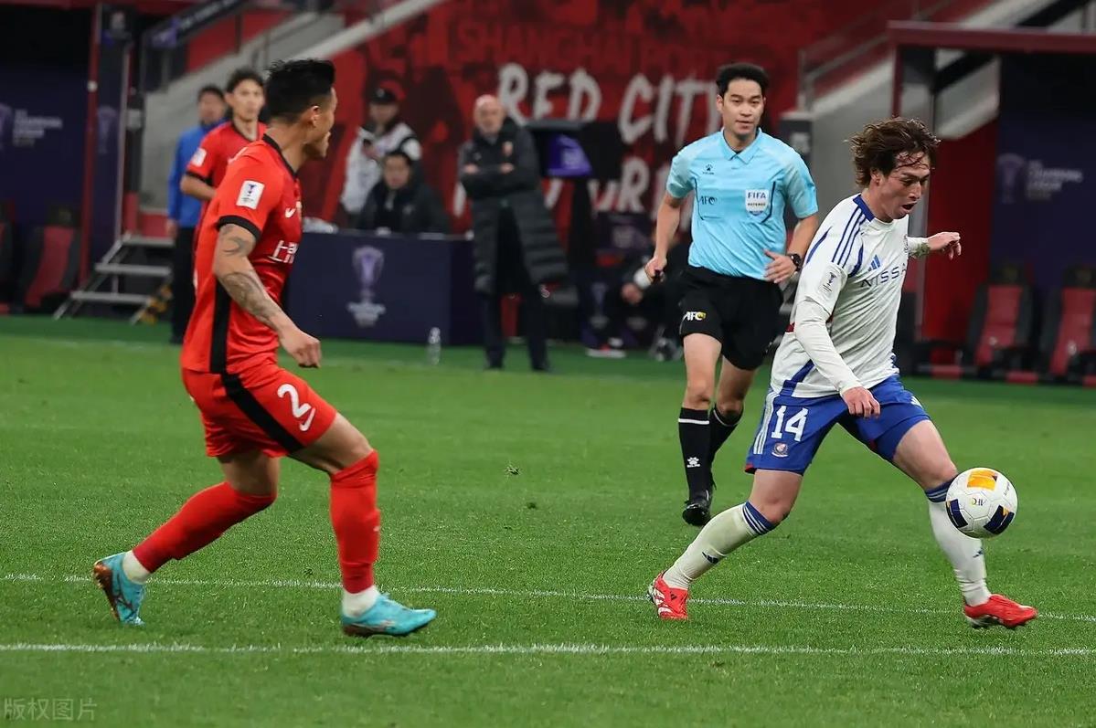 开云体育中国-横滨选手射门香甜，送给对手一个进球