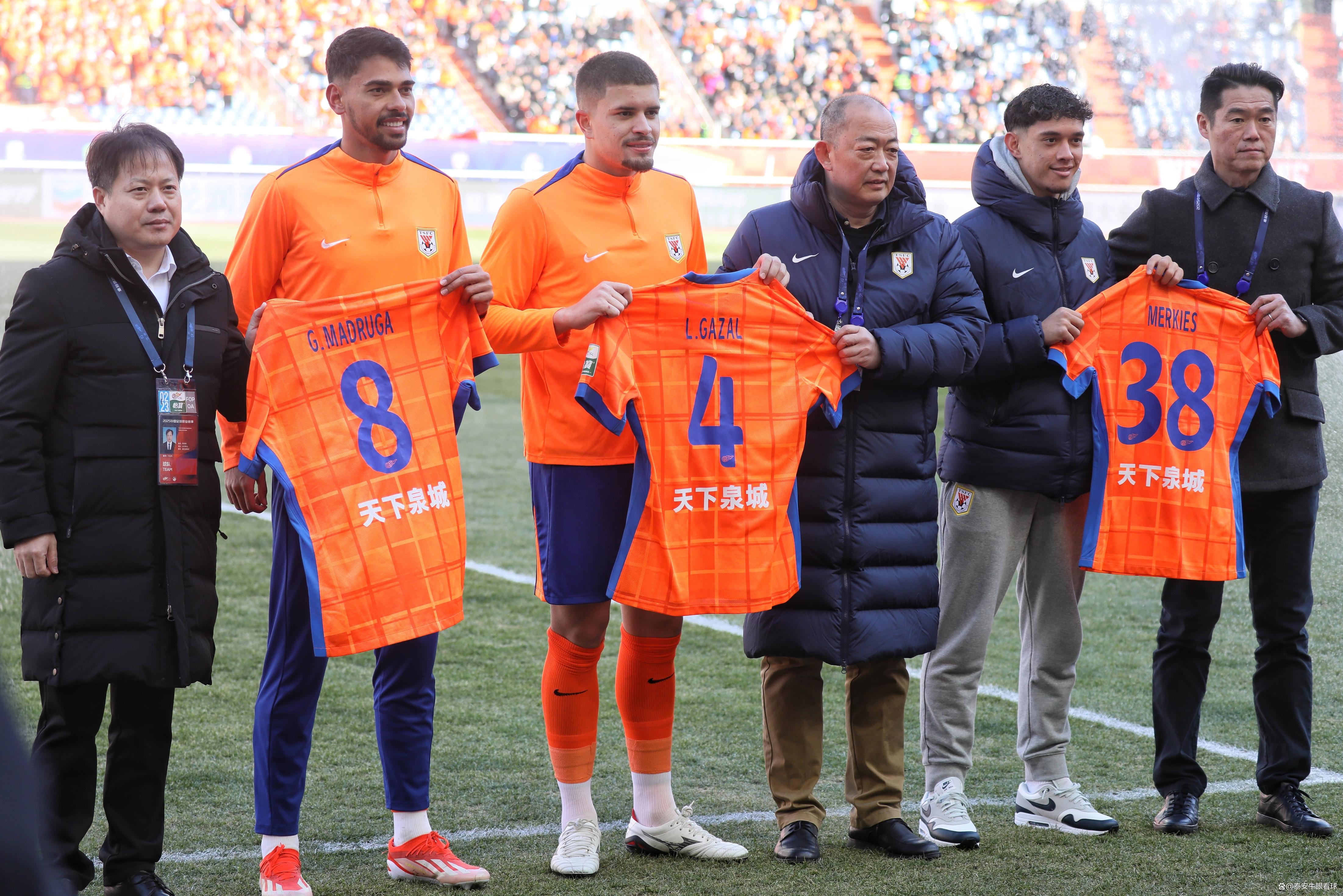 对手球队主帅连续做出战术调整赢得比赛