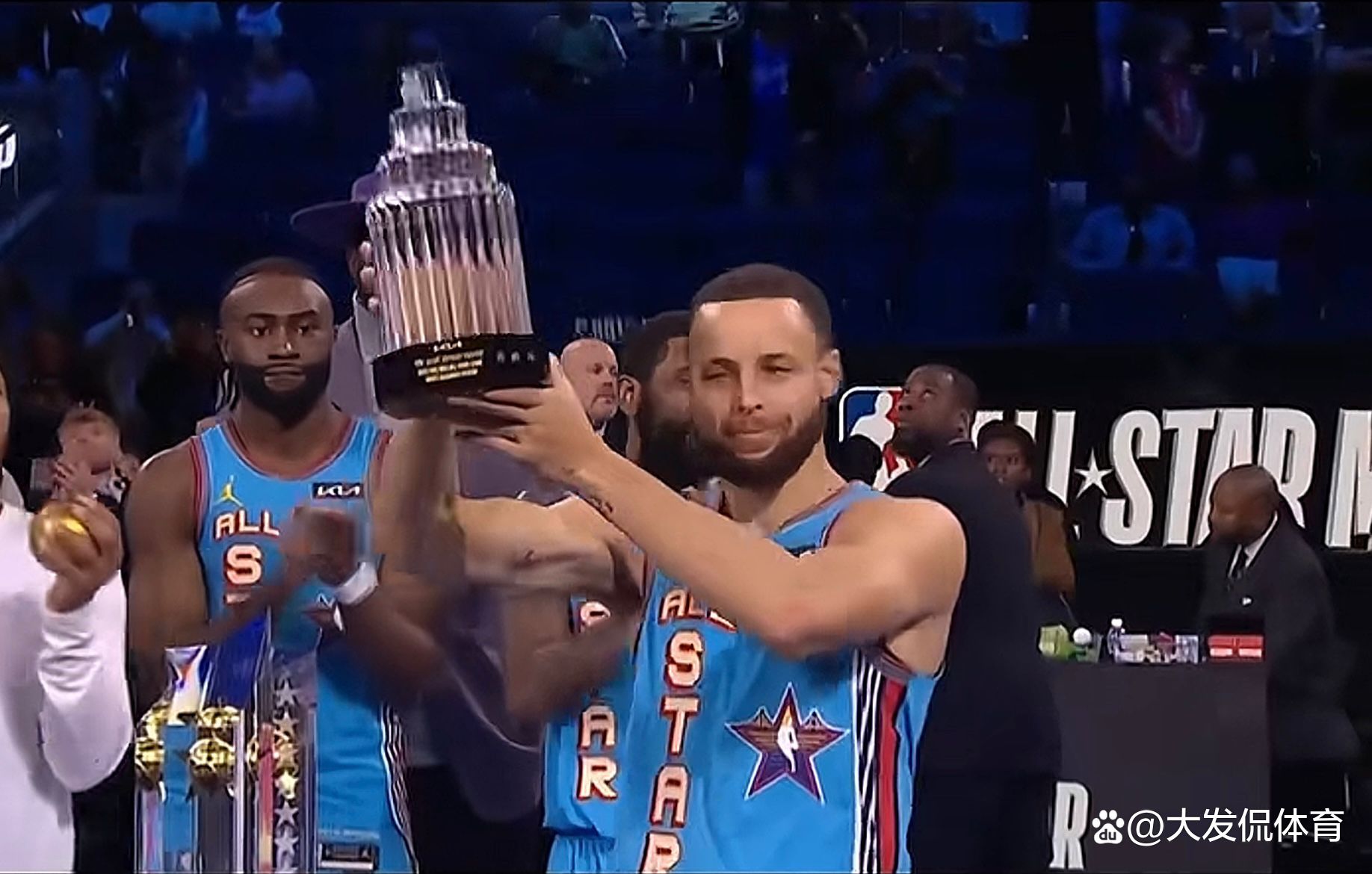 NBA全明星赛掀起一场狂欢