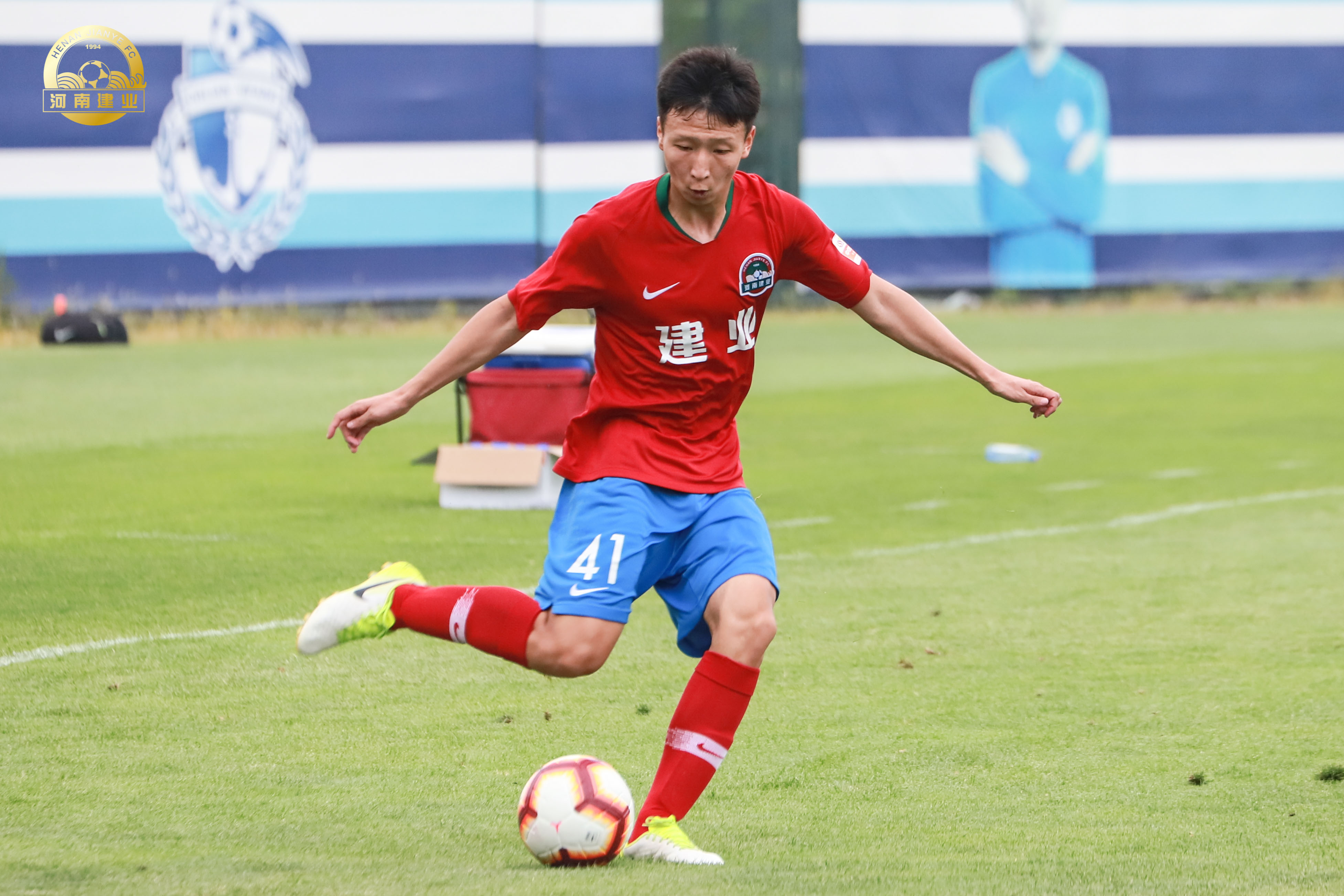 关于大连一方队积极备战，力争主场反弹战胜重庆力帆队的信息