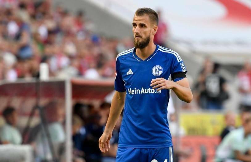 包含柏林赫塔卡位第四，欧冠梦想渐近的词条