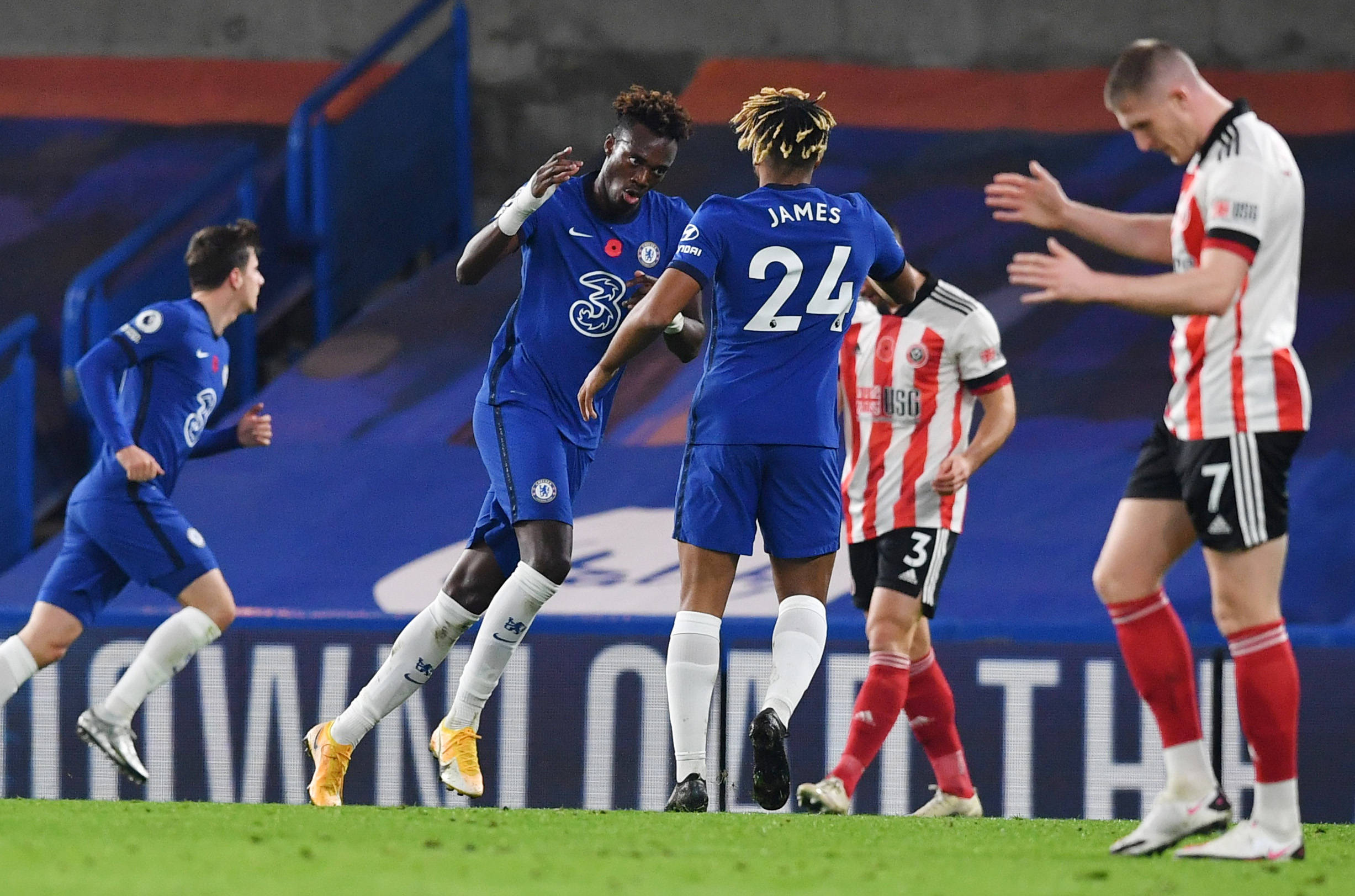 开云体育登录-关于谢菲联主场逼平，保持中下游位置的信息