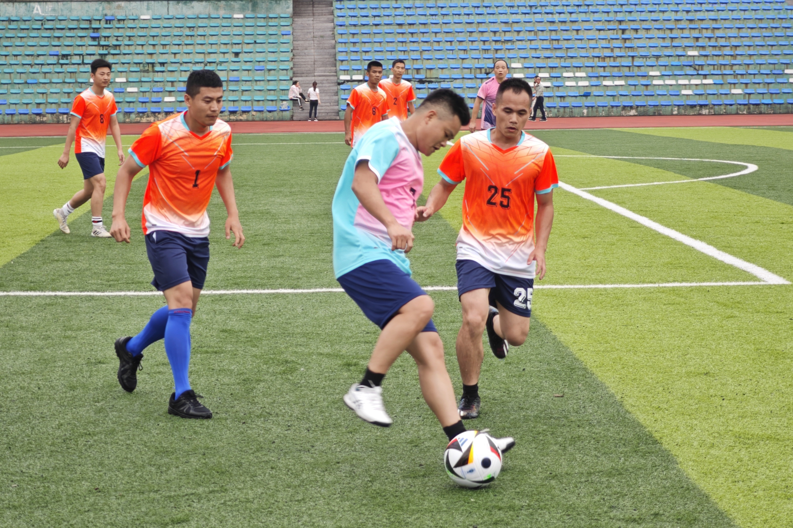 开云体育app-体育场馆上演激烈角逐，精彩纷呈