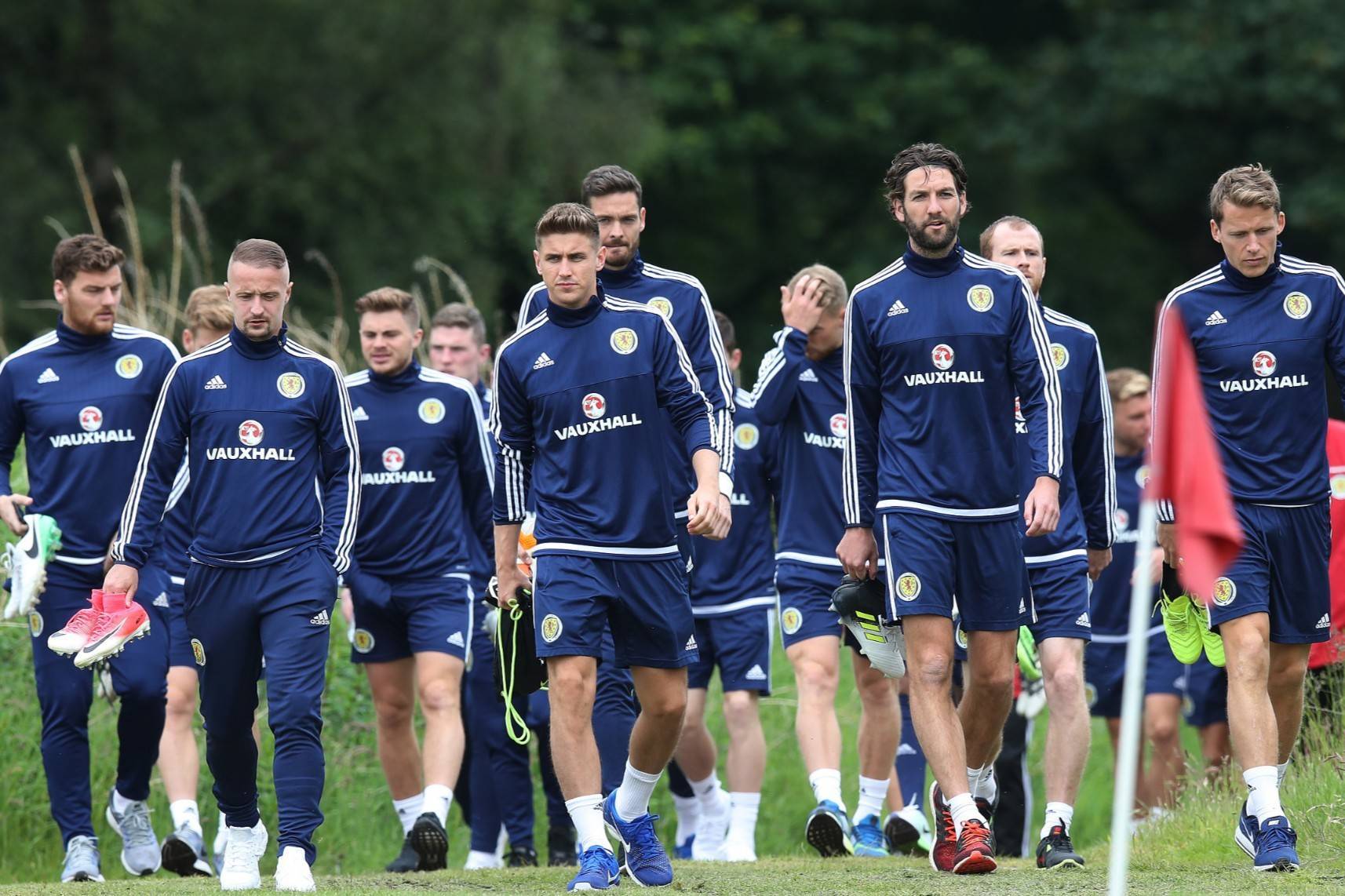 捷克险胜荷兰，双方实力对比明显