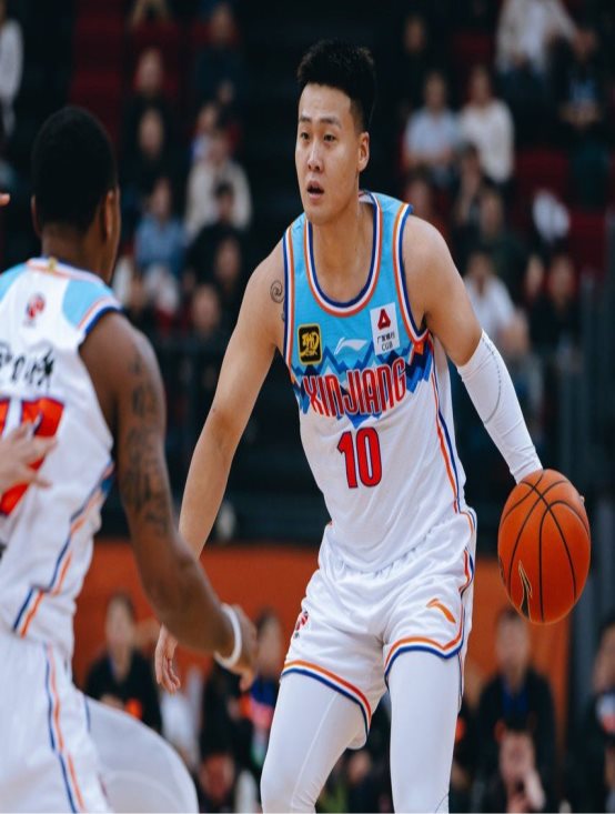 开云平台-国内篮球联赛中球员实力较量