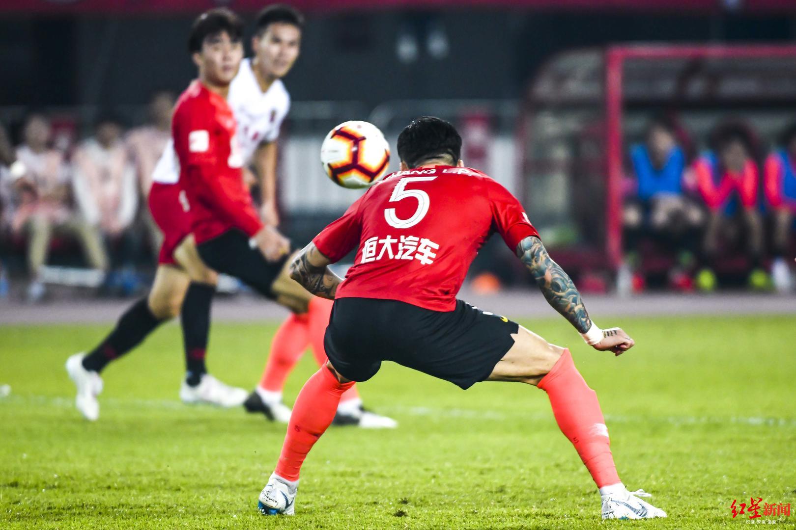 联赛战报：恒大主场火爆夺分的简单介绍
