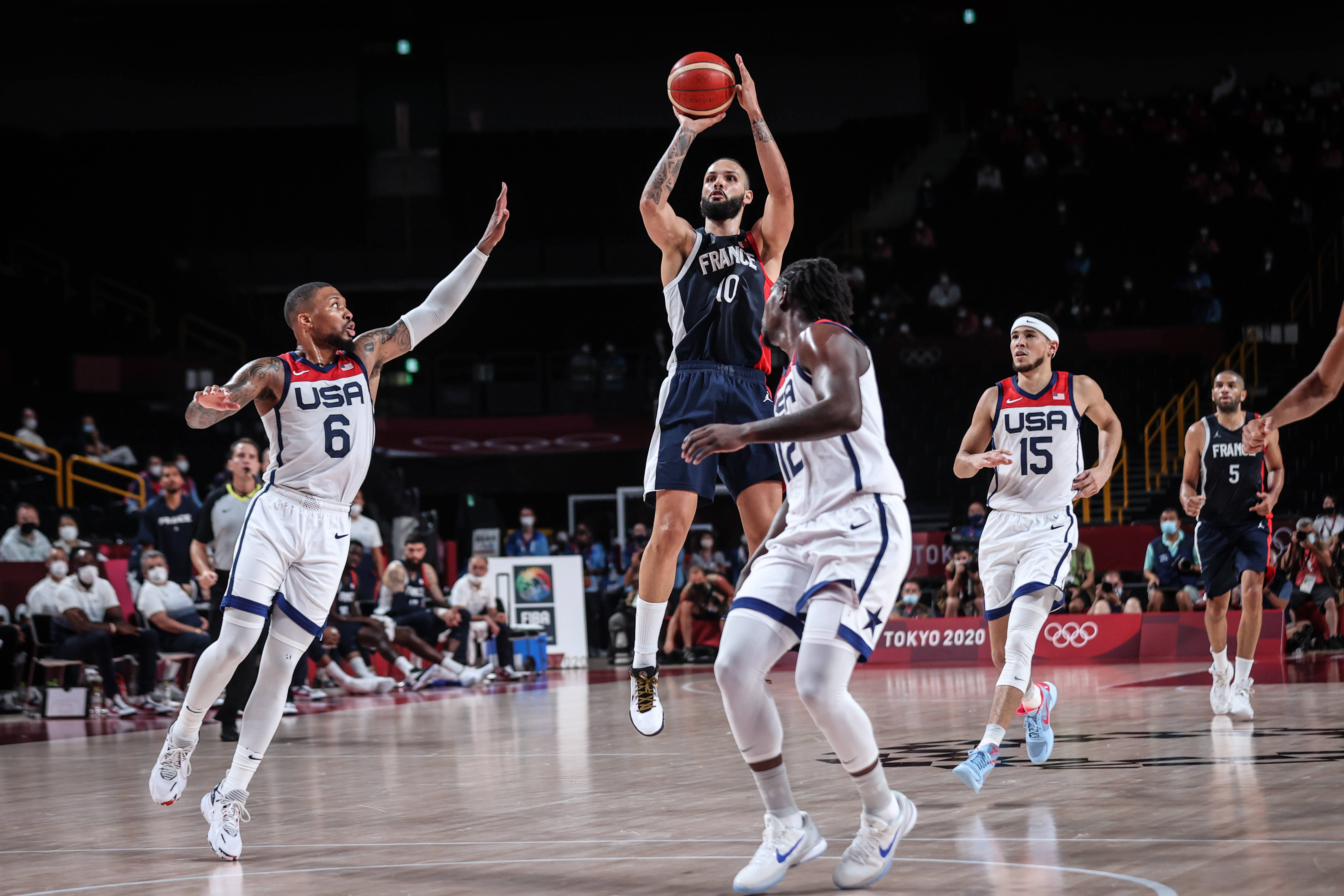 欧洲男篮冠军联赛开幕，各队争夺胜利