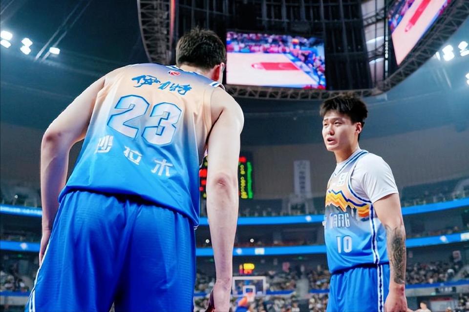 新疆男篮绝地逆袭海南队，力挽颓势