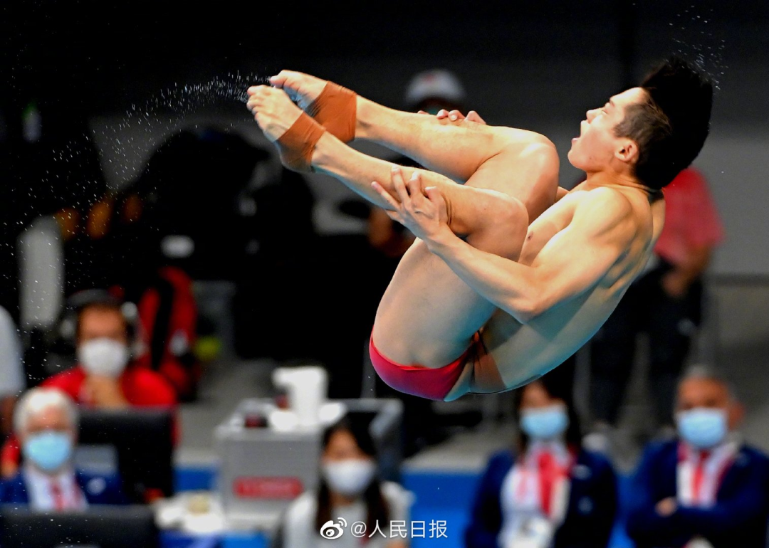 跳水决赛中史诗级对决，银牌选手惊险反超