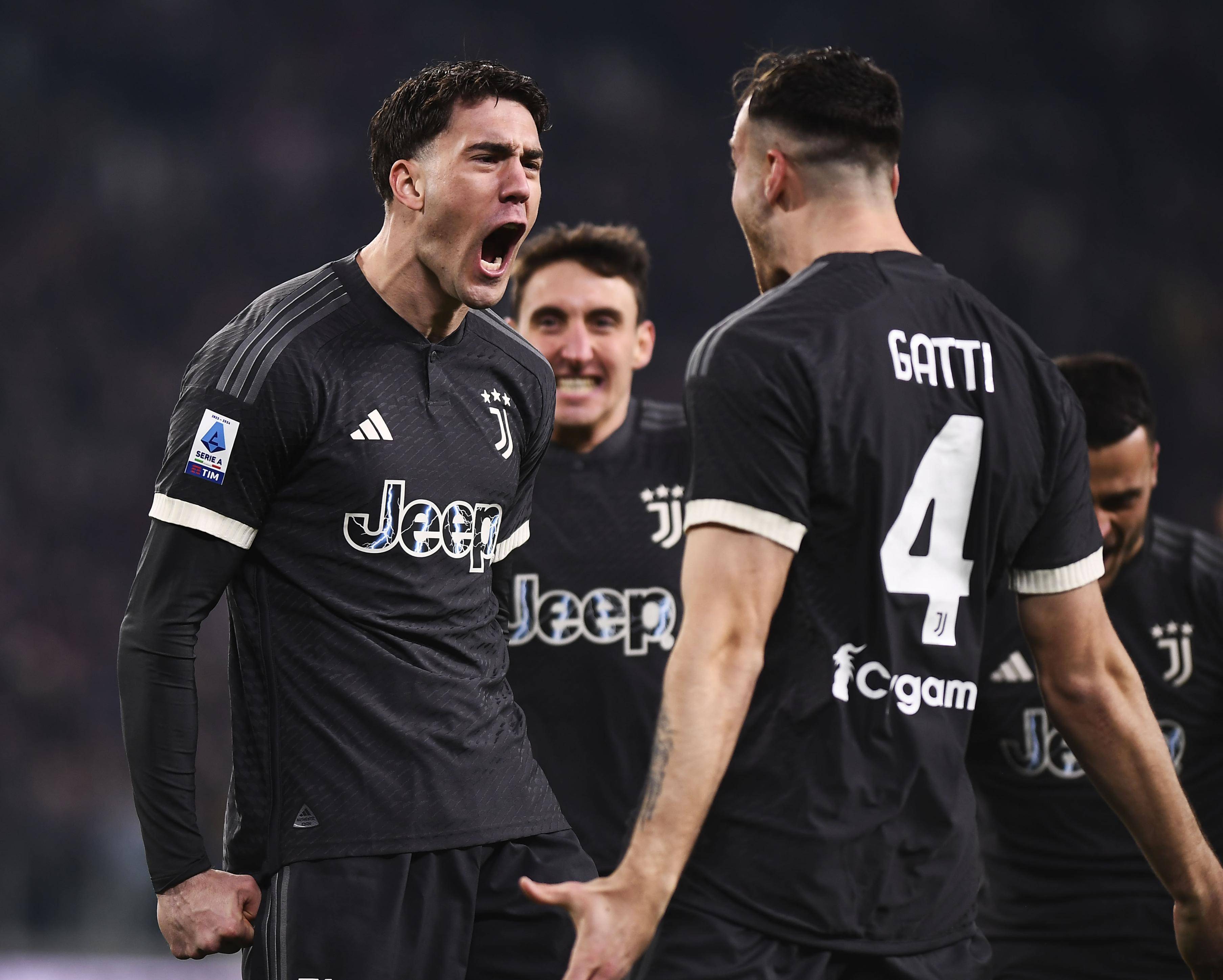 开云体育平台APP-皇马与切尔西的对决临近，谁能笑到最后