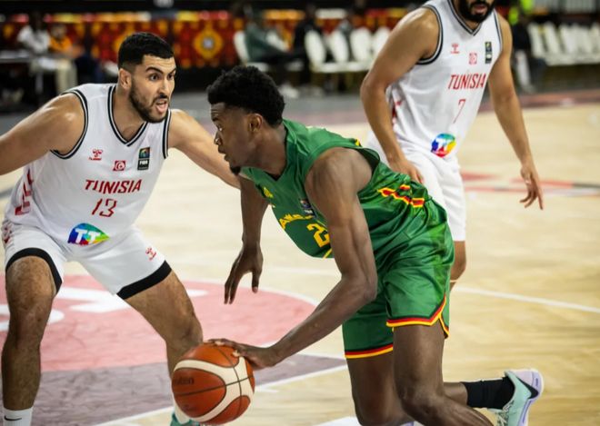 突尼斯男篮在和突尼斯队的比赛中胜出