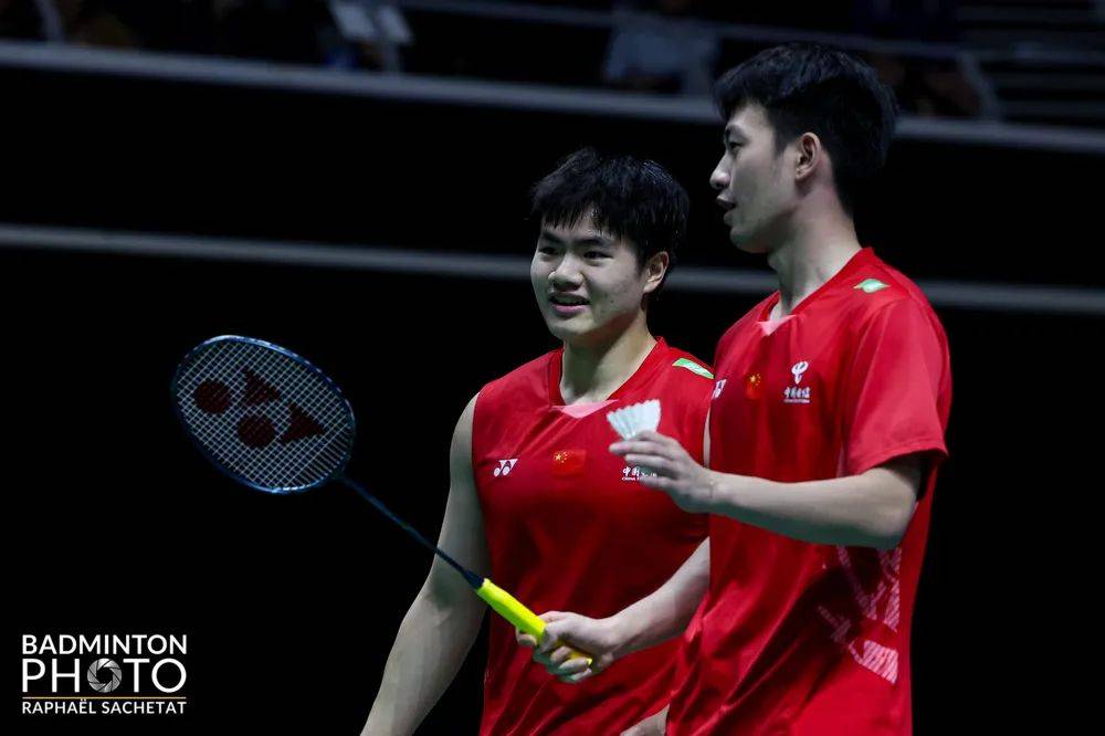 包含深圳队轻松取胜，顺利晋级下一轮比赛的词条