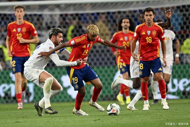 开云体育官网-欧国联四强交锋激烈进行，弱者被无情淘汰