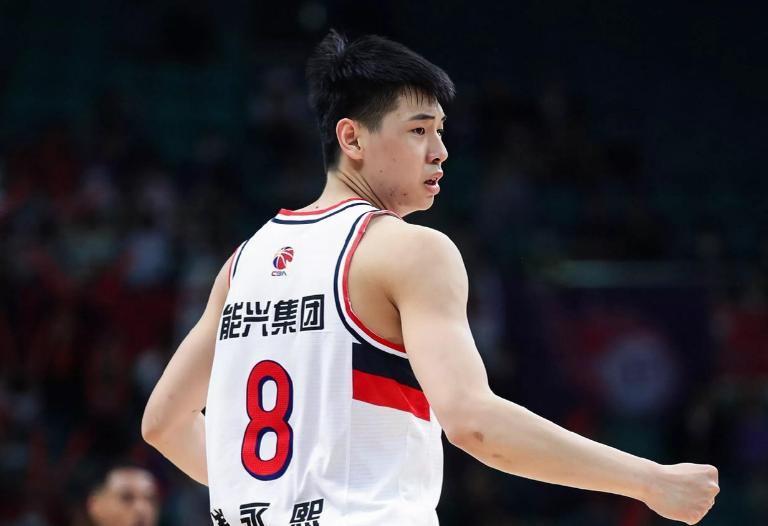 开云平台-一位年轻球员逐渐成为球队支柱