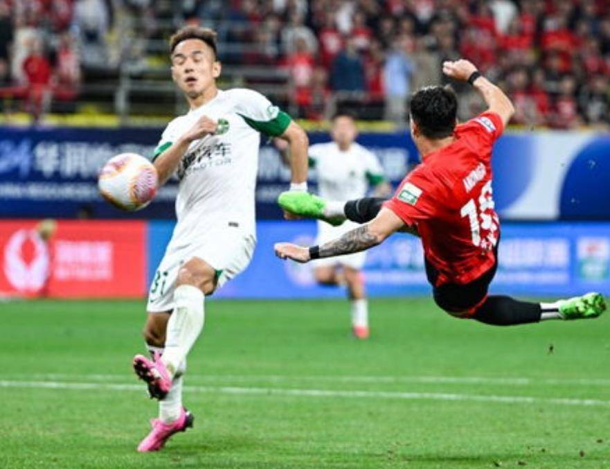 转会窗口开启，球队开始疯狂挖掘新星的简单介绍