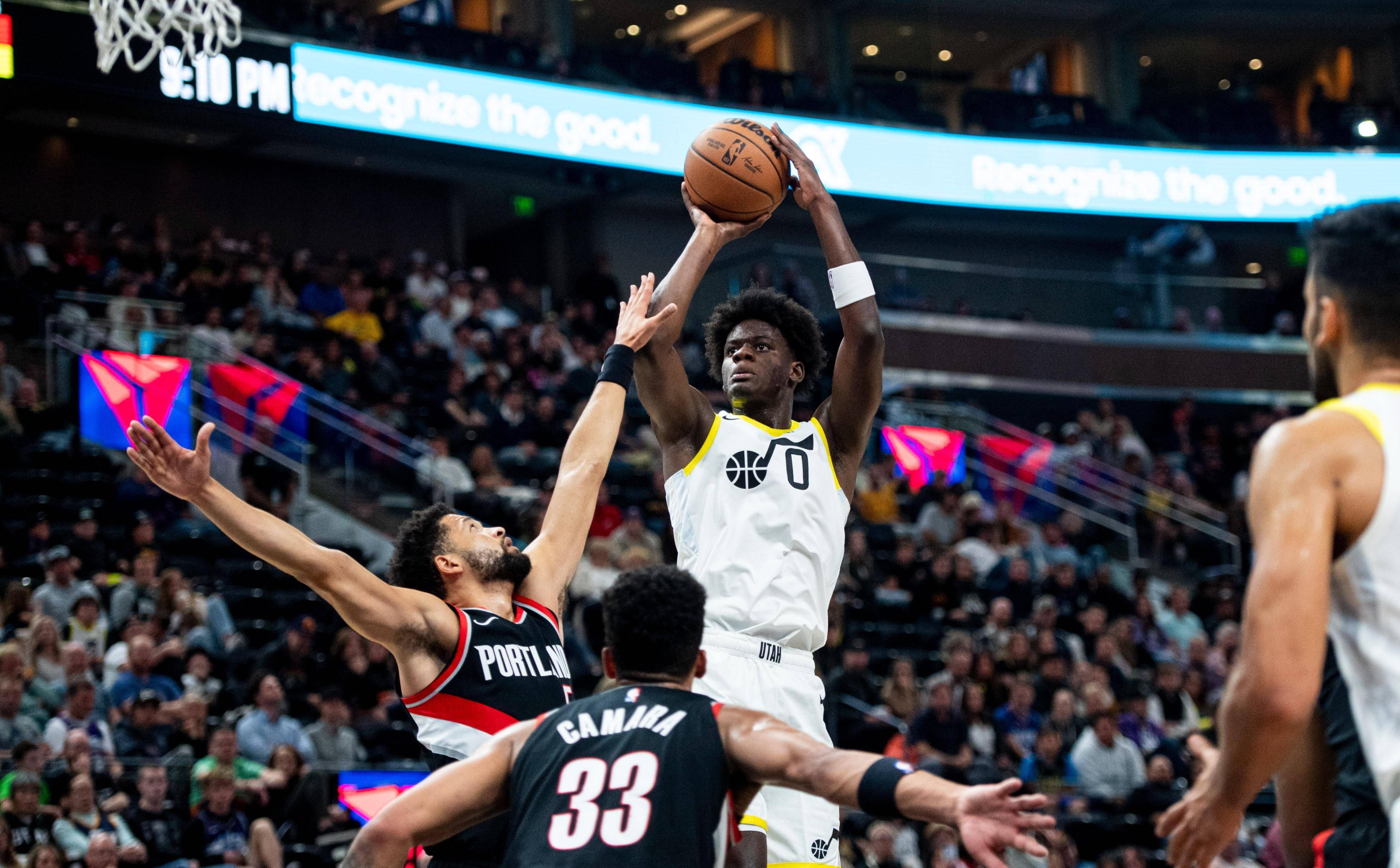 开云体育登录-爵士逆转击败76人，领先西部赛区的简单介绍