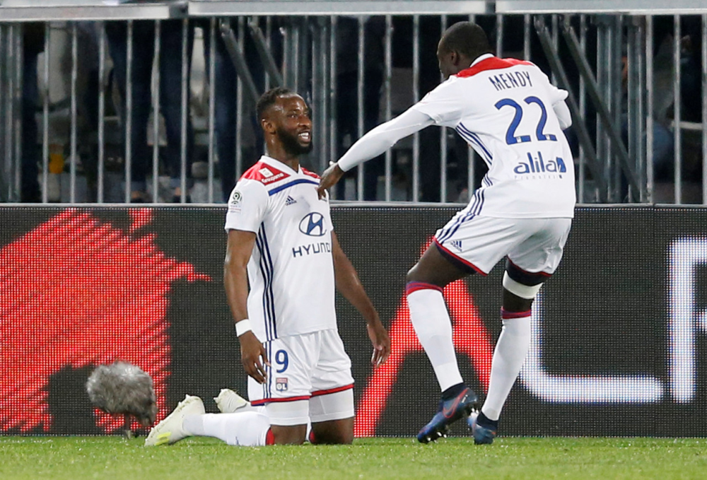 里昂客场逼平南特，追赶欧冠资格的简单介绍