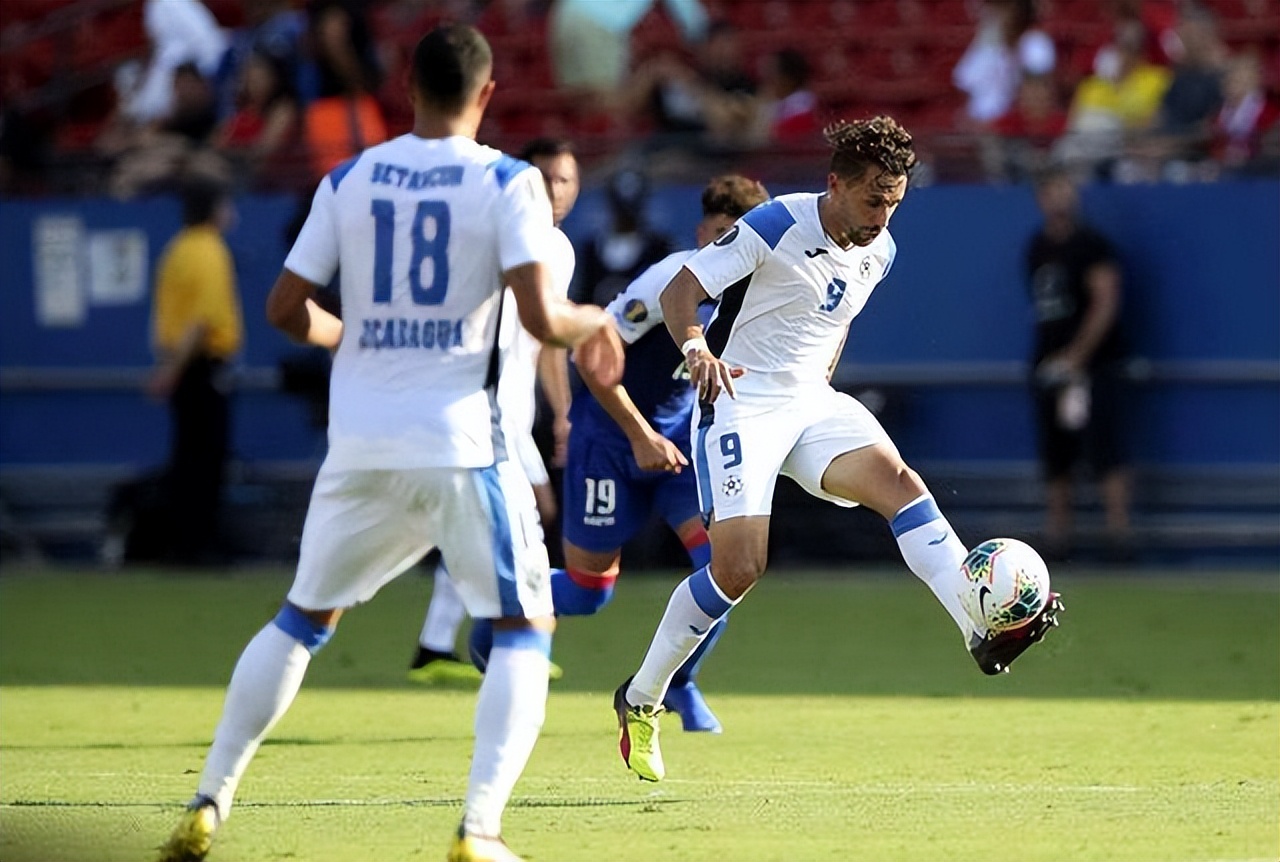 加拿大足球代表团夺冠，实力逆袭波澜壮阔