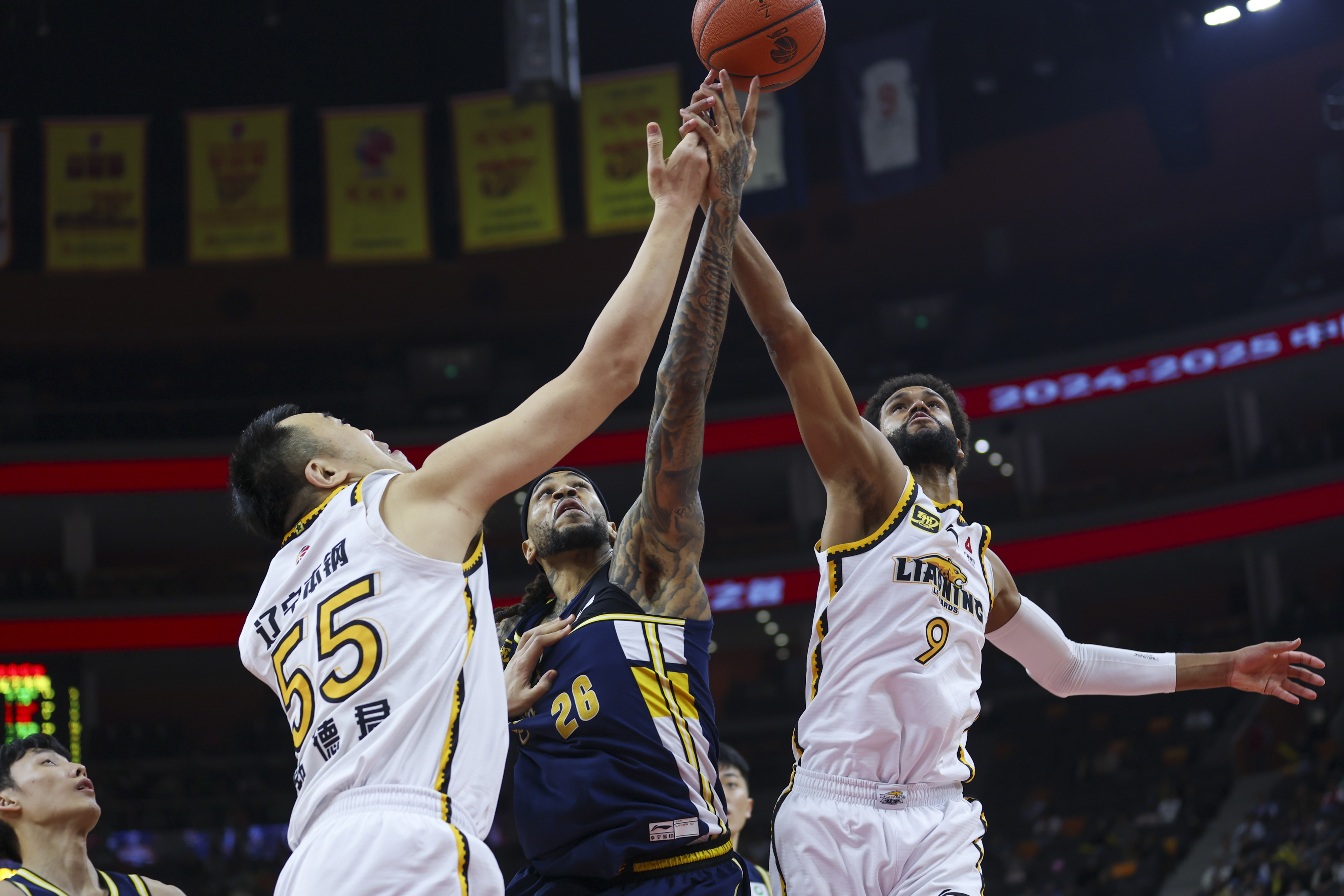 开云体育登录-包含球员犀利射准门,球队赢得家门口大胜的词条