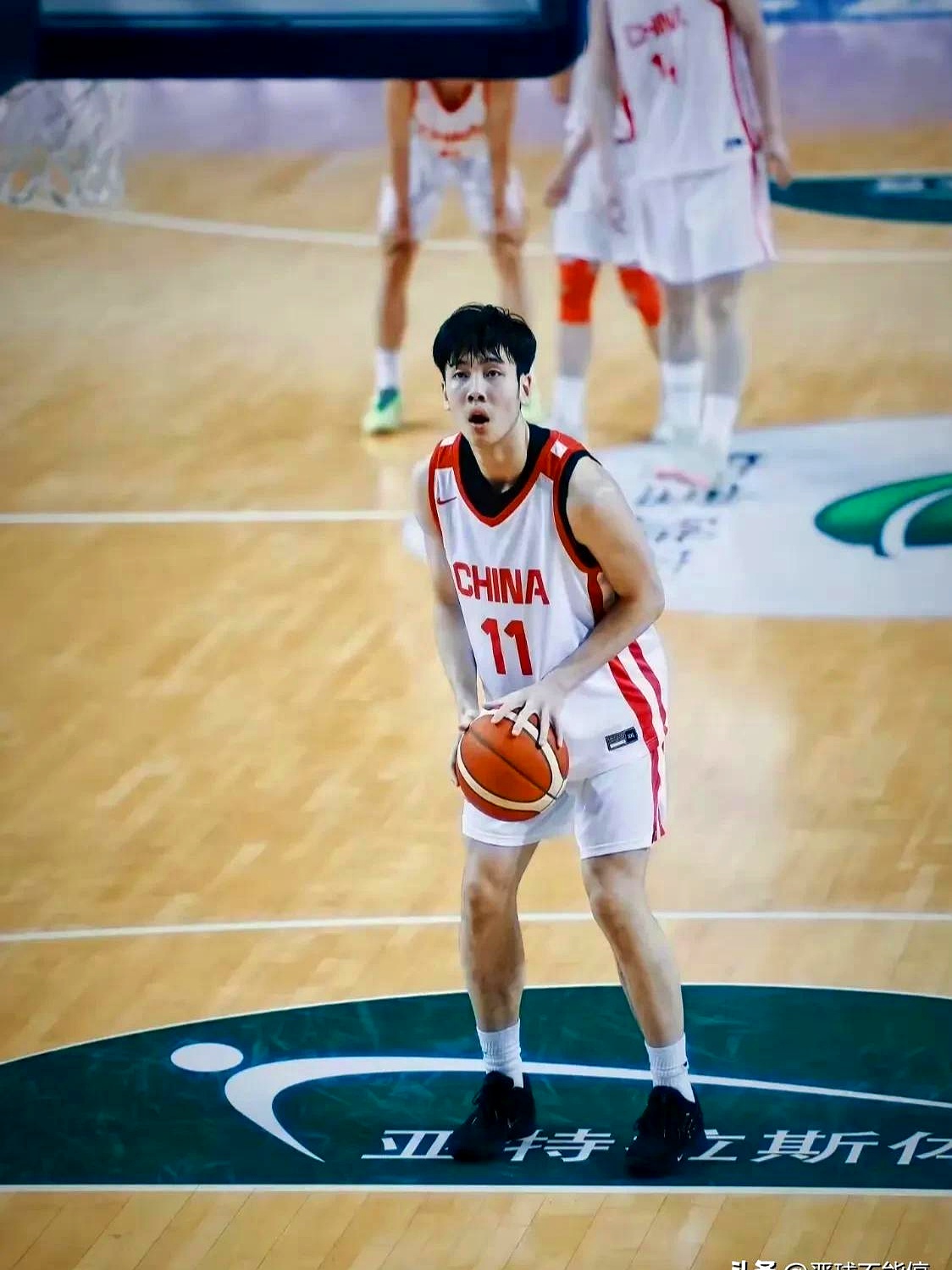 小牛队签下自由球员，提升内线实力