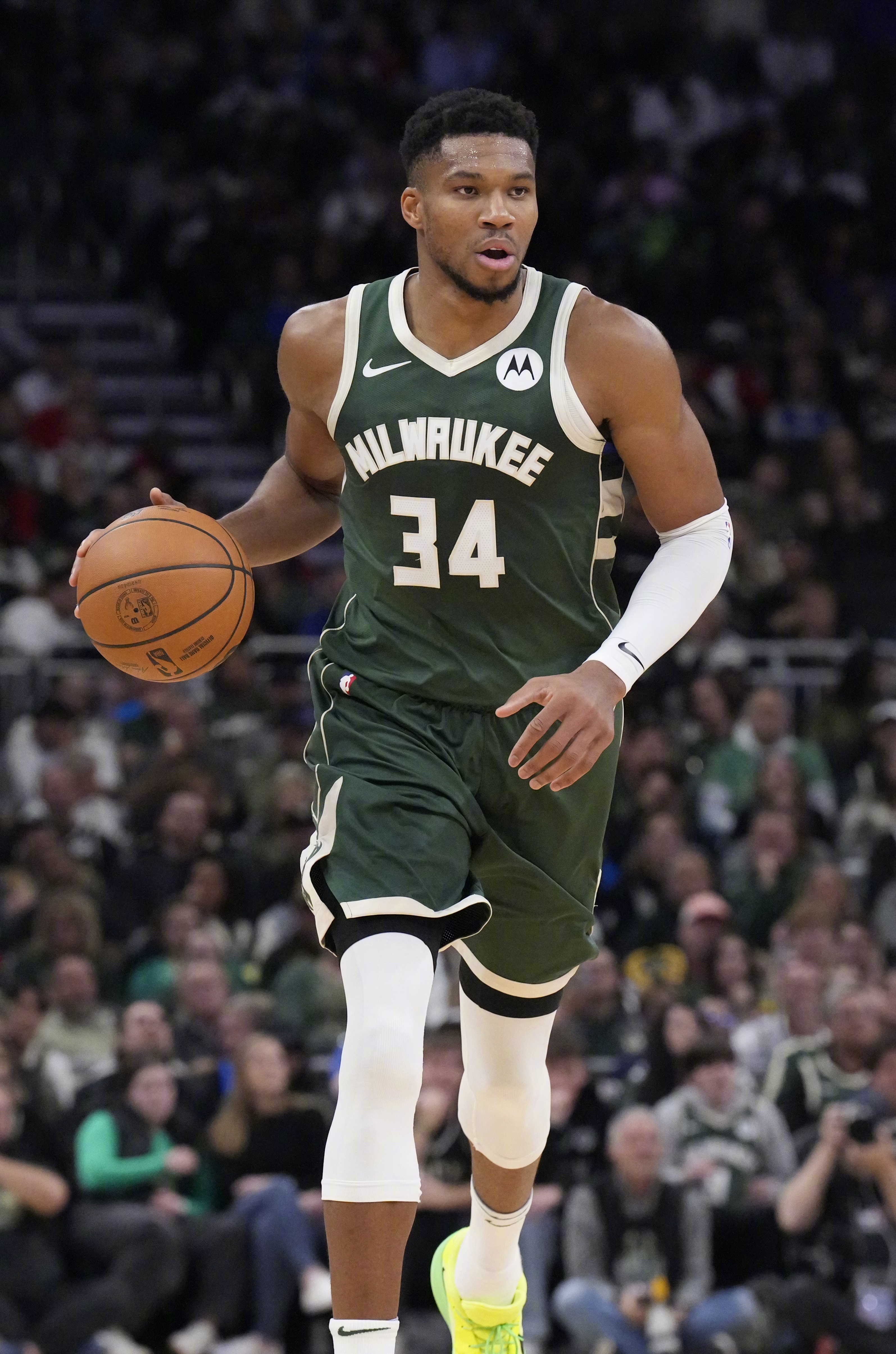 开云体育平台APP-尼克斯客场惨败雄鹿，遭遇五连败