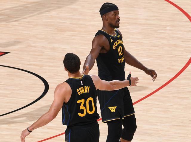 勇士逆转火箭，晋级总决赛