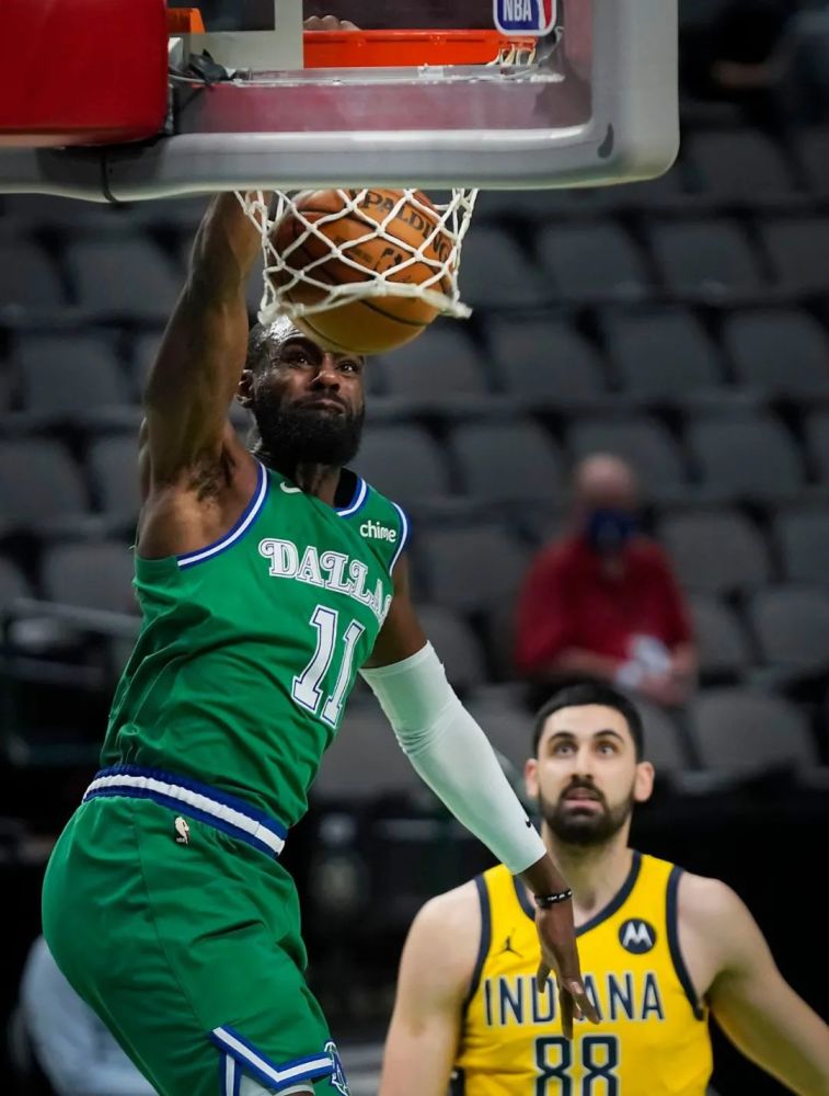 开云下载-小牛勇夺胜利，全队士气高涨准备迎接下场比赛