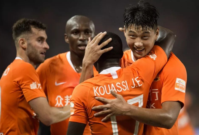 开云体育中国-福建绿城队战胜山东鲨队，夺冠成功