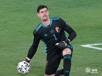 乌克兰碾压国际米兰，库尔图瓦关键制胜的简单介绍