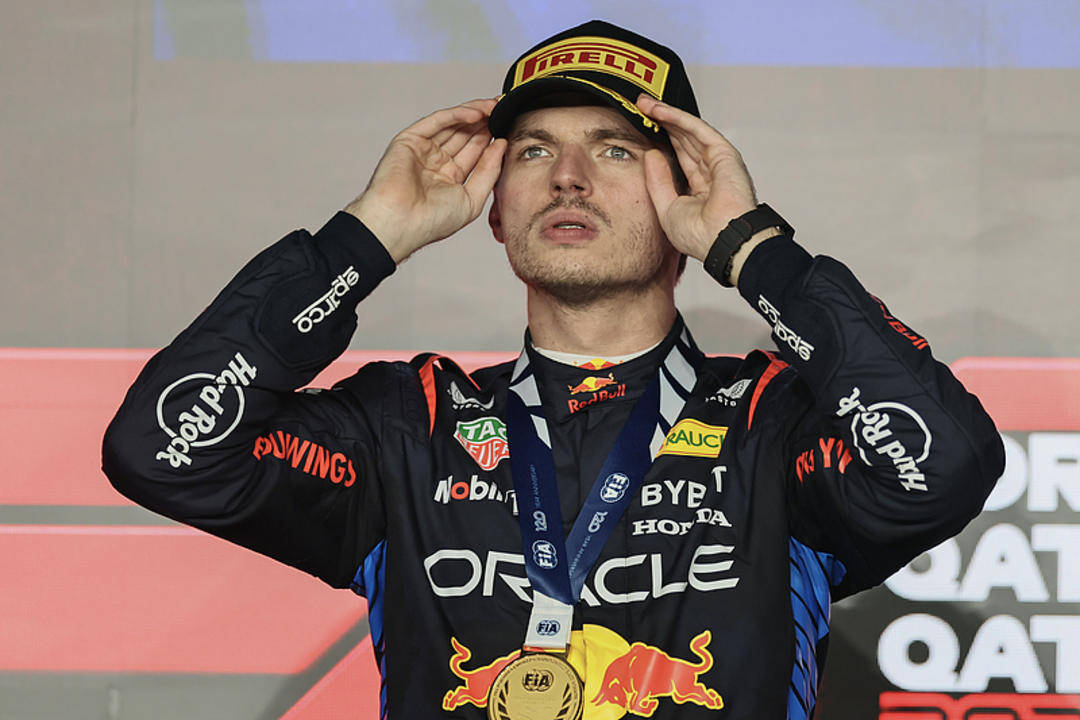 开云体育入口-阿斯顿马丁轻取梅赛德斯，维斯塔潘统治全场的简单介绍