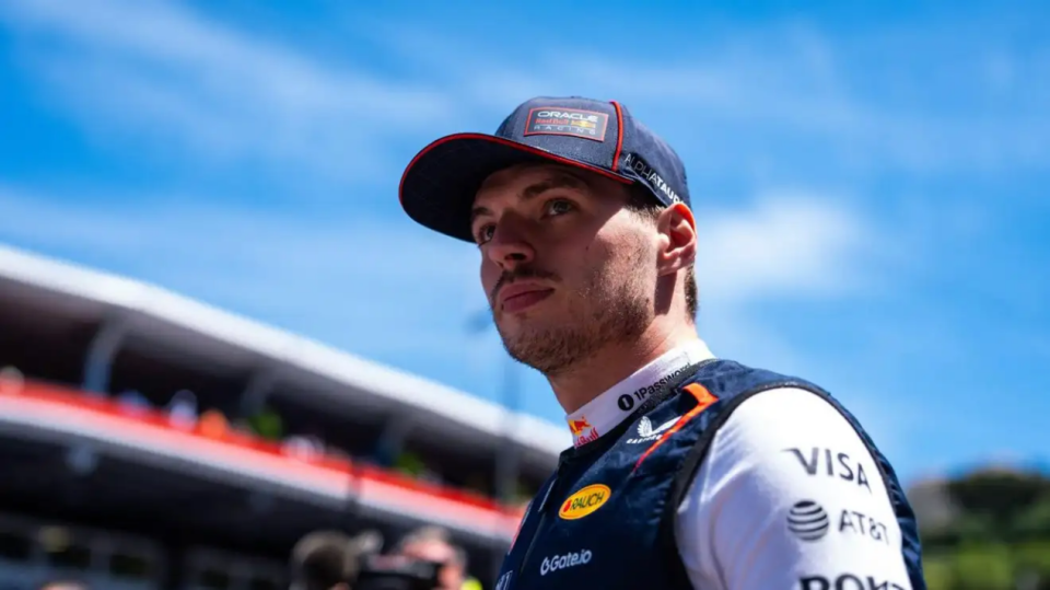 阿斯顿马丁轻取梅赛德斯，维斯塔潘统治全场的简单介绍