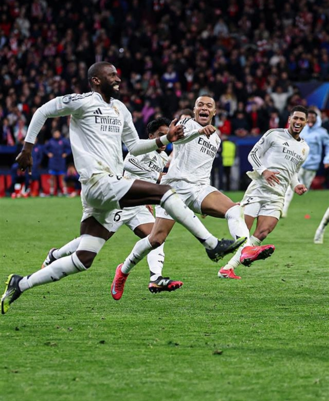 德国队成功保持不败战绩，晋级前八强