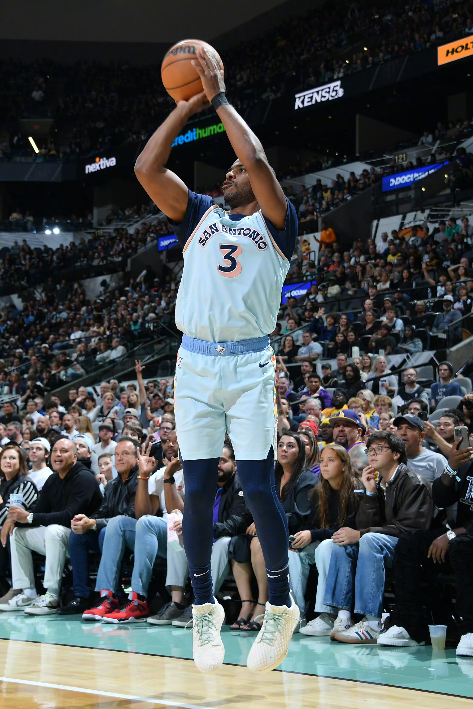 开云体育登录-马刺横扫湖人，字母哥关键制胜