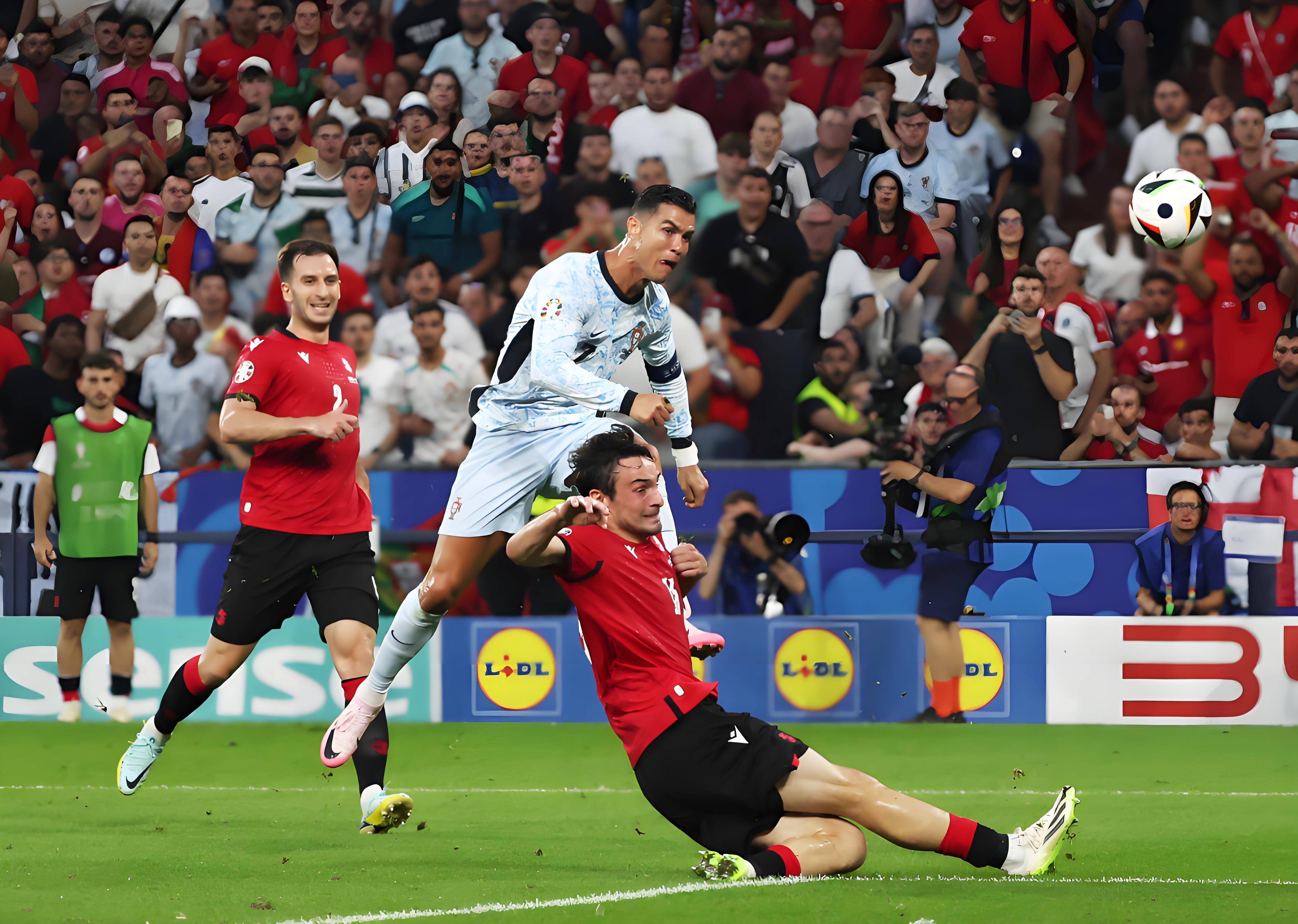 开云体育平台APP-皇马轻取哥伦比亚，C罗状态火热