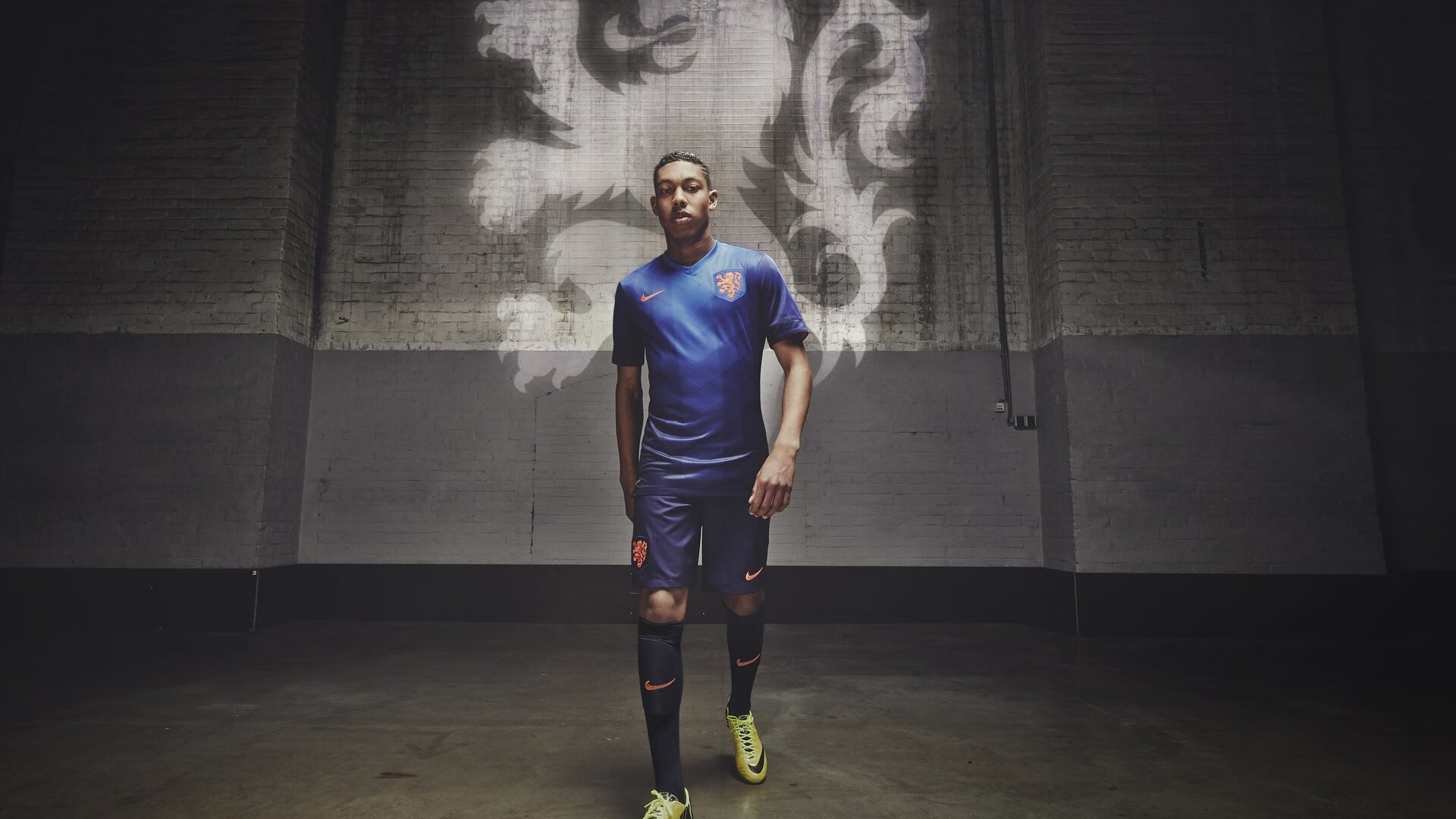 开云体育下载-镁光灯外的锋芒—阿什拉夫一记马赛，将塞内加尔淬炼成钢